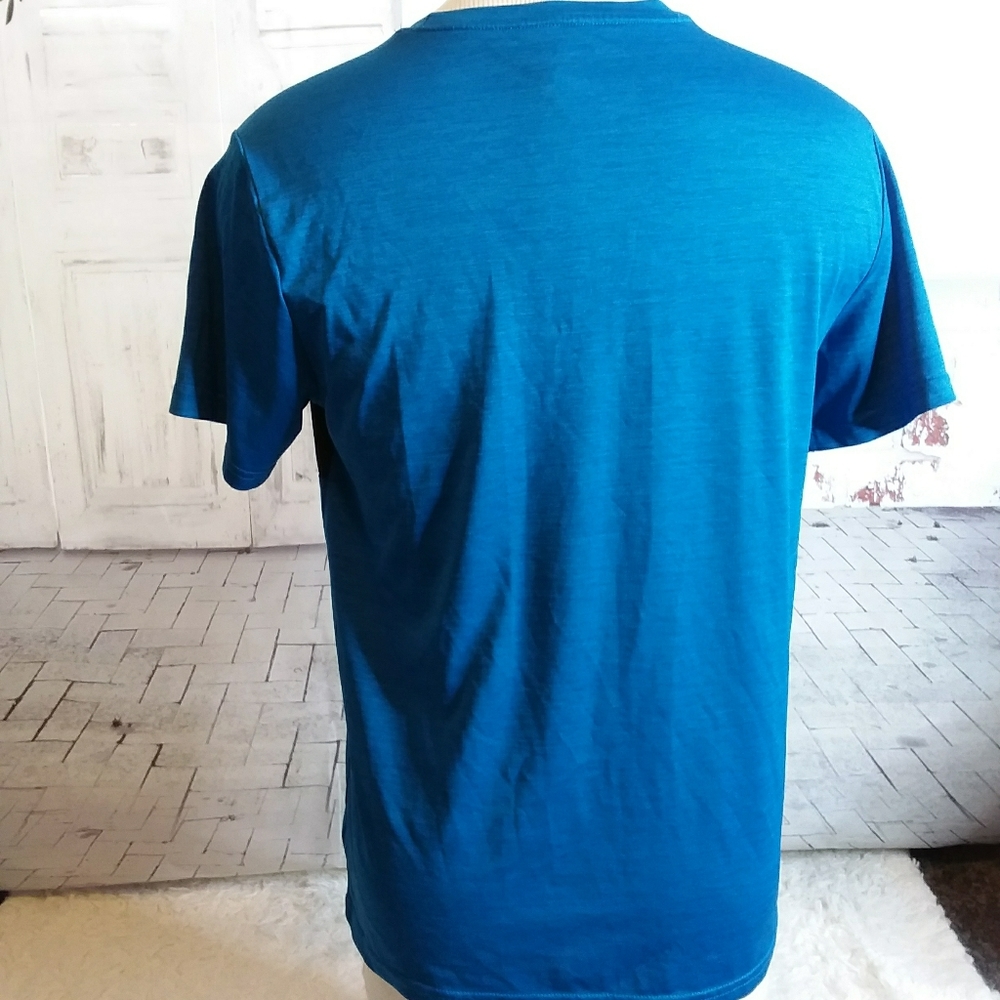 Old Navy Active blue Track graphic tee shirt - Picture 3 of 6
